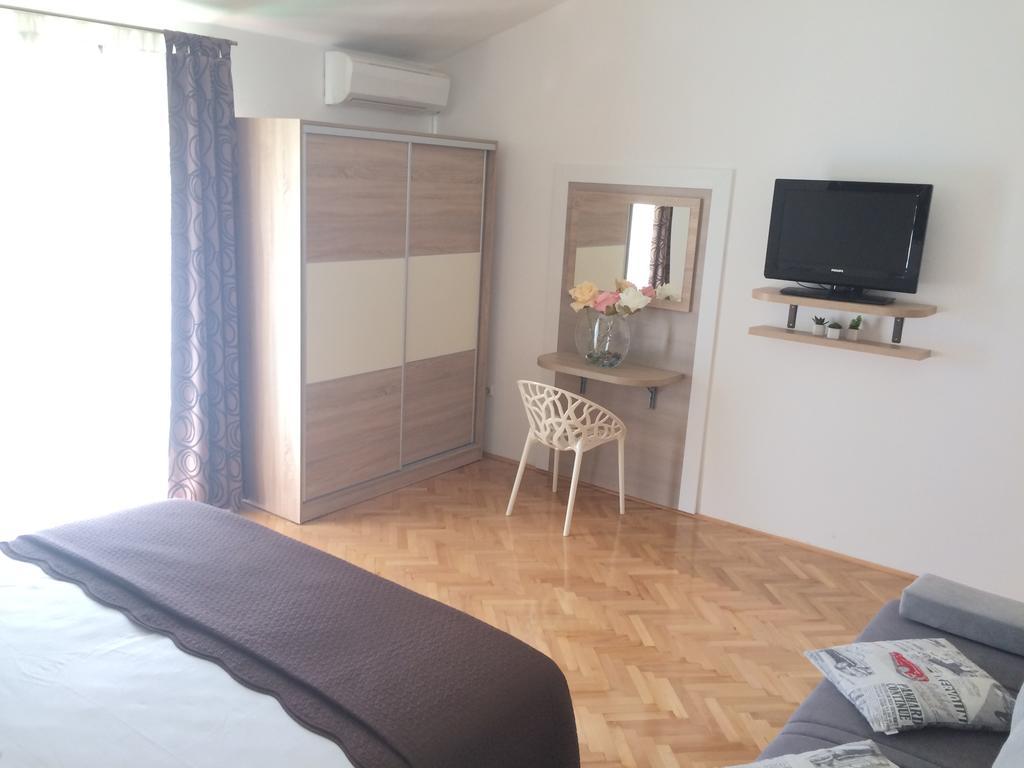 Apartmani Adriatic Ana Novalja Exterior photo